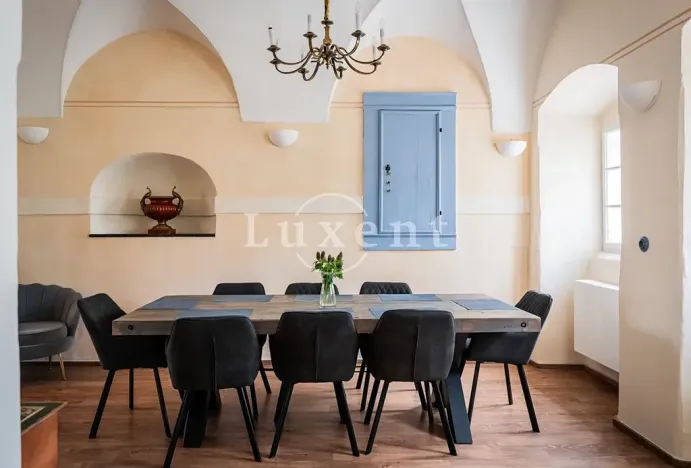 Prodej ubytování, Hluboká nad Vltavou, 1114 m2