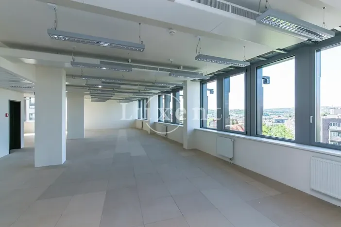 Pronájem kanceláře, Praha - Nusle, Lomnického, 208 m2
