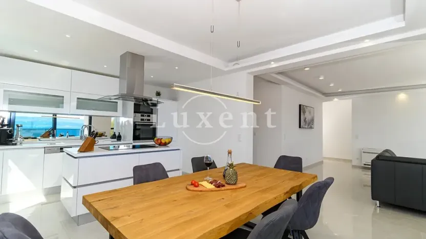 Prodej vily, Omiš, Chorvatsko, 460 m2