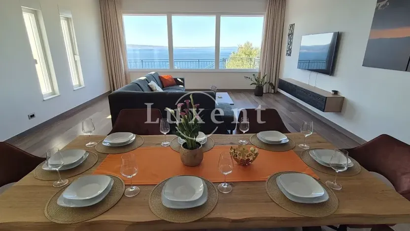 Prodej vily, Omiš, Chorvatsko, 240 m2