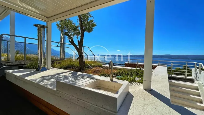 Prodej vily, Omiš, Chorvatsko, 298 m2