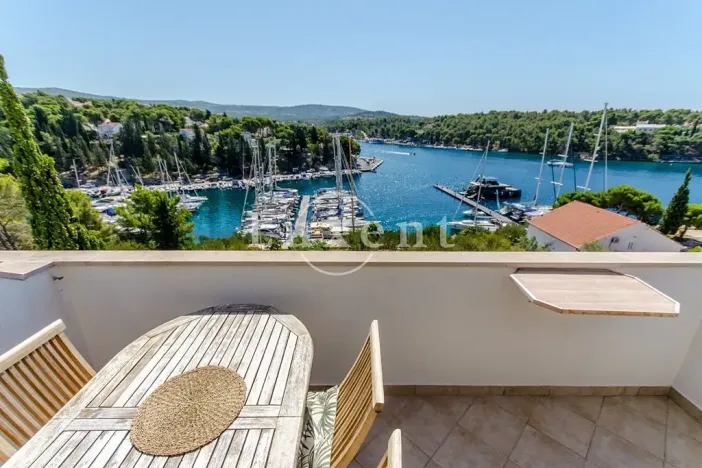 Prodej bytu 3+kk, Milna, Chorvatsko, 64 m2