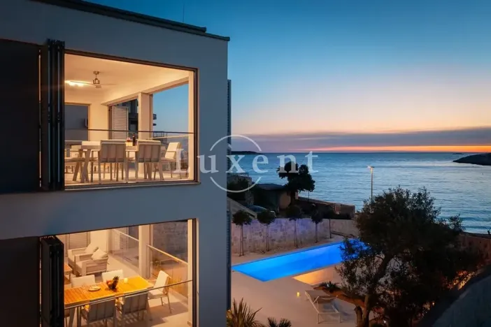 Prodej vily, Rogoznica, Chorvatsko, 675 m2