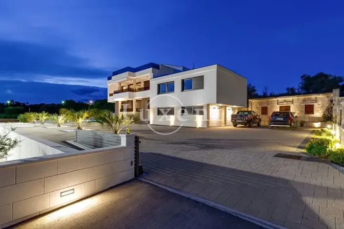 Prodej vily, Zadar, Chorvatsko, 380 m2