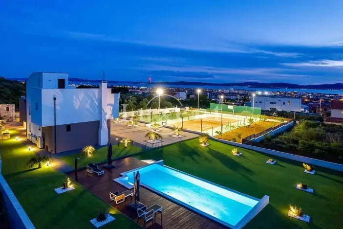 Prodej vily, Zadar, Chorvatsko, 380 m2