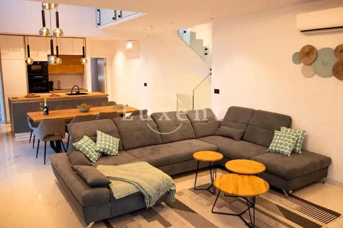 Prodej rodinného domu, Trogir, Chorvatsko, 320 m2