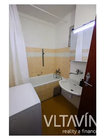 Pronájem bytu 2+1, Praha - Holešovice, Jankovcova, 68 m2