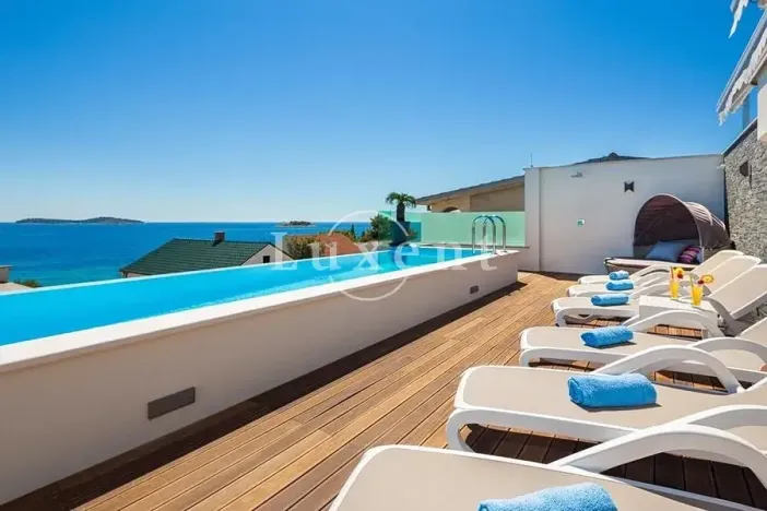 Prodej rodinného domu, Rogoznica, Chorvatsko, 400 m2