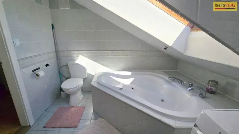 Prodej atypického bytu, Praha - Smíchov, Na Čečeličce, 78 m2