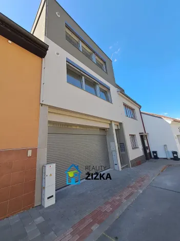 Pronájem bytu 2+kk, Brno, Burianovo náměstí, 43 m2