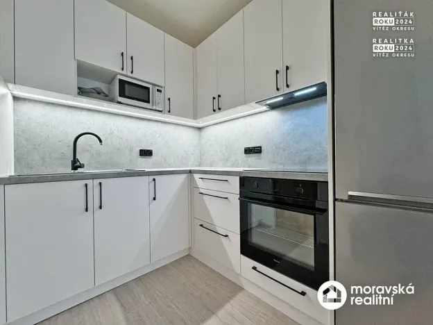 Pronájem bytu 2+kk, Neslovice, Školní, 38 m2