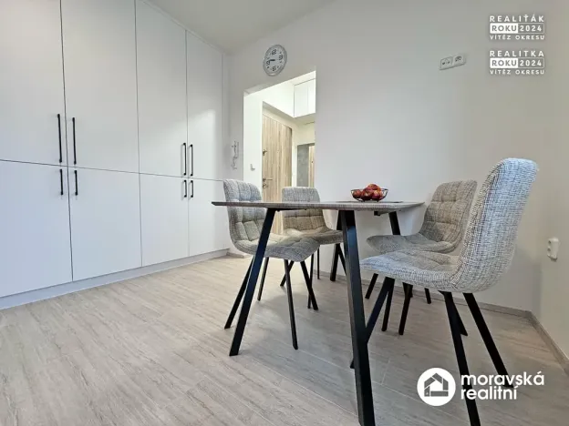 Pronájem bytu 2+kk, Neslovice, Školní, 38 m2