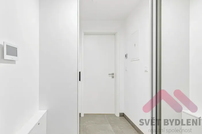 Prodej bytu 1+kk, Praha - Modřany, Komořanská, 37 m2