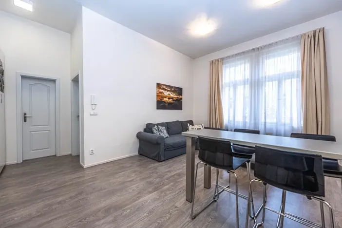 Prodej bytu 2+kk, Praha, Lucemburská, 51 m2