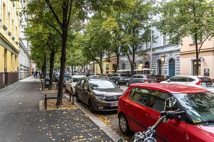 Prodej bytu 2+kk, Praha, Lucemburská, 51 m2