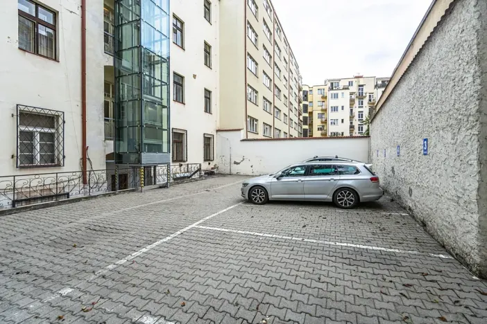 Prodej bytu 2+kk, Praha, Lucemburská, 51 m2