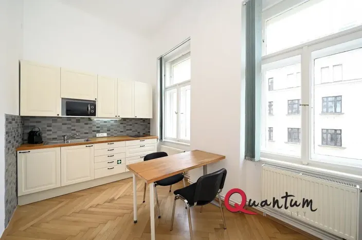 Pronájem bytu 4+1, Praha - Holešovice, Dukelských hrdinů, 146 m2