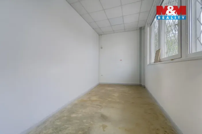 Pronájem skladu, Plzeň - Lobzy, Blatenská, 360 m2
