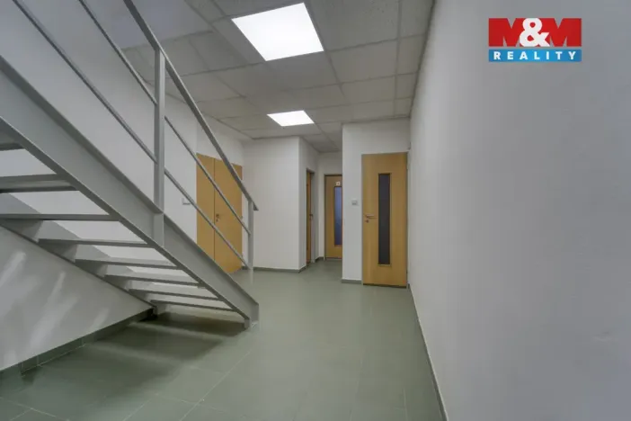 Pronájem skladu, Plzeň - Lobzy, Blatenská, 360 m2