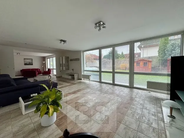 Pronájem rodinného domu, Česká, 200 m2