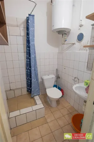 Prodej činžovního domu, Praha, U plynárny, 300 m2