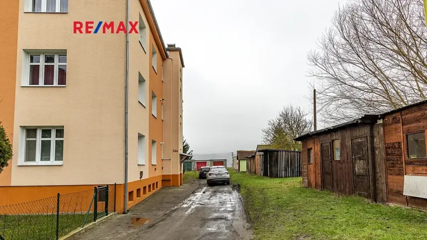 Pronájem bytu 2+kk, Žandov, Pod Dubovkou, 54 m2