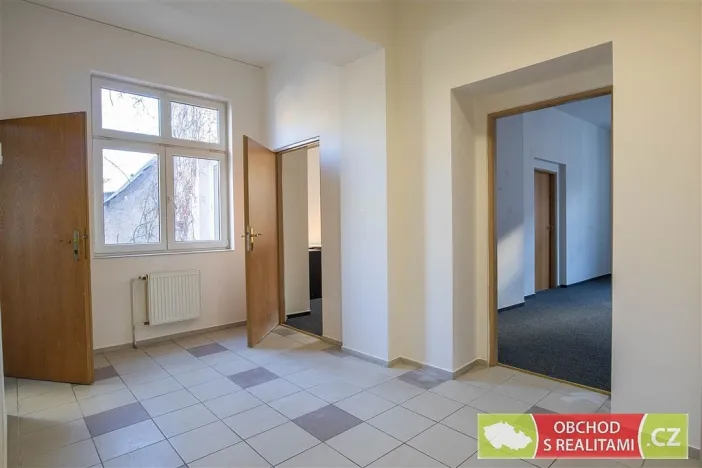 Prodej kanceláře, Chrudim - Chrudim IV, Lupáčova, 612 m2