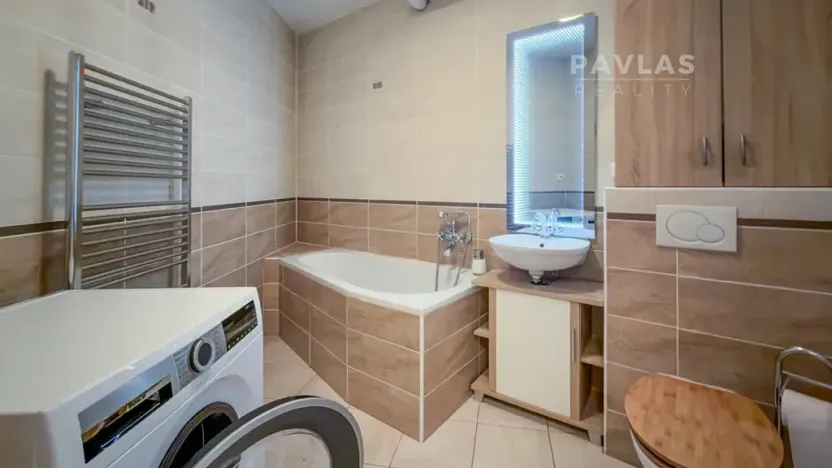 Pronájem bytu 1+1, České Budějovice, Rudolfovská tř., 71 m2