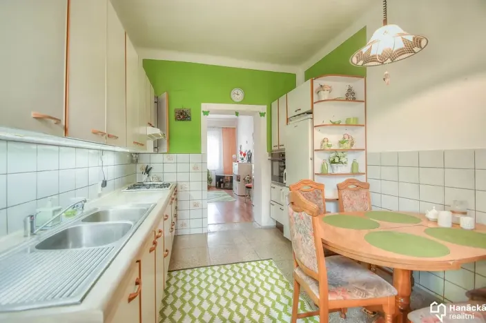 Prodej rodinného domu, Olomouc, Střední novosadská, 250 m2