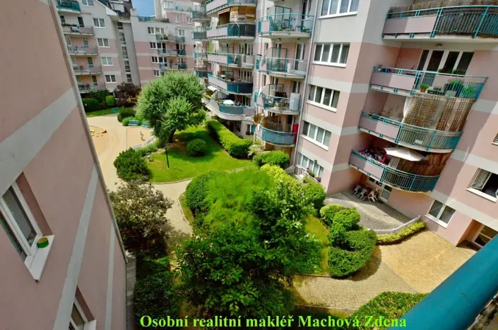 Pronájem bytu 2+kk, Praha - Strašnice, Gutova, 55 m2