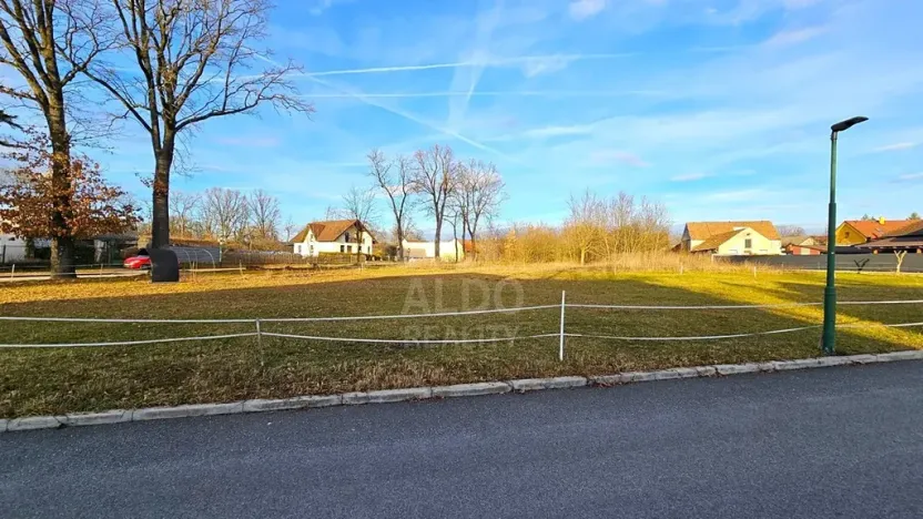 Prodej pozemku pro bydlení, Úsilné, 983 m2