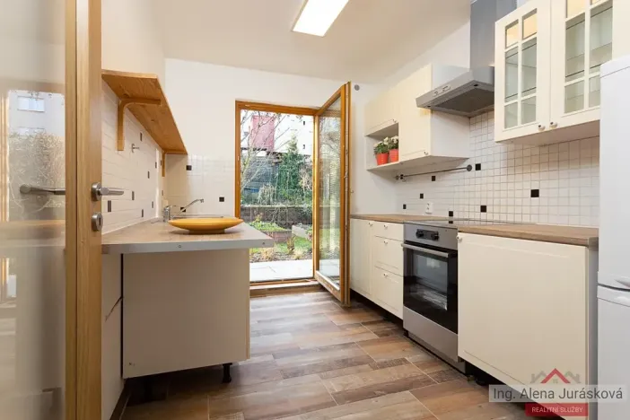 Pronájem bytu 1+1, Praha - Velká Chuchle, Nad Libří, 55 m2