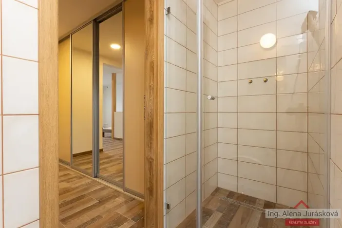 Pronájem bytu 1+1, Praha - Velká Chuchle, Nad Libří, 55 m2