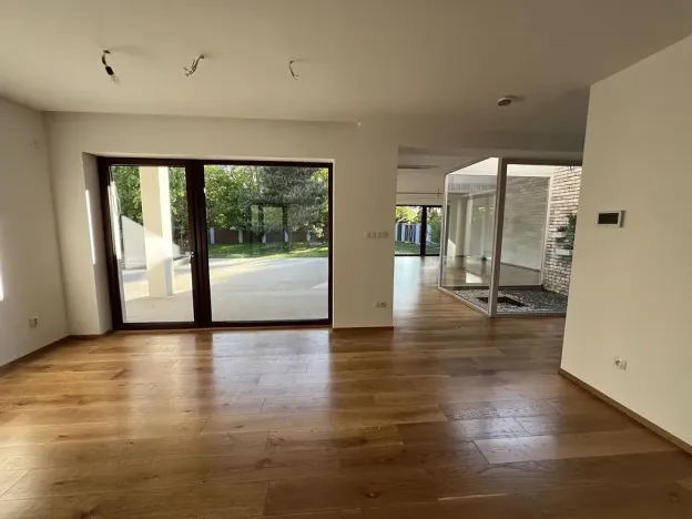 Prodej rodinného domu, Tři Dvory, 235 m2