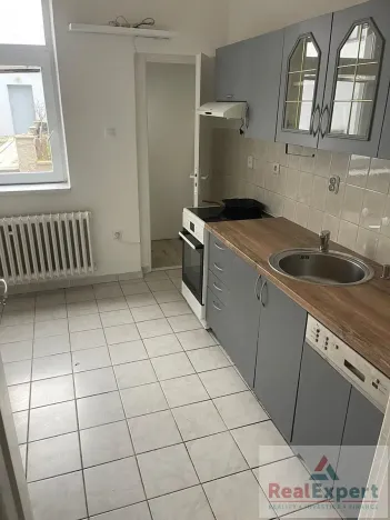 Pronájem bytu 1+1, Praha - Čakovice, Cukrovarská, 34 m2