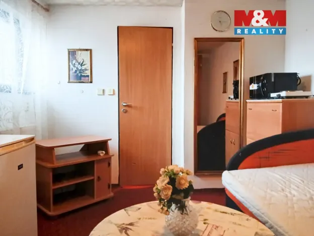 Pronájem atypického bytu, Opava - Jaktař, Šípková, 23 m2