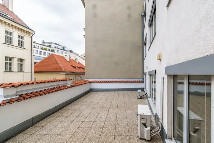 Pronájem kanceláře, Praha - Nové Město, Truhlářská, 563 m2