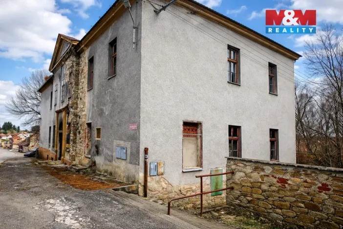 Prodej rodinného domu, Štěkeň, U Zámku, 834 m2