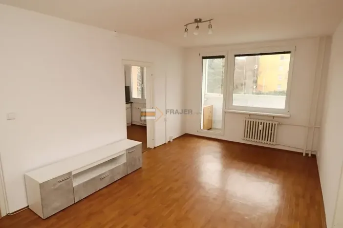 Pronájem bytu 3+1, Praha - Motol, Hennerova, 75 m2