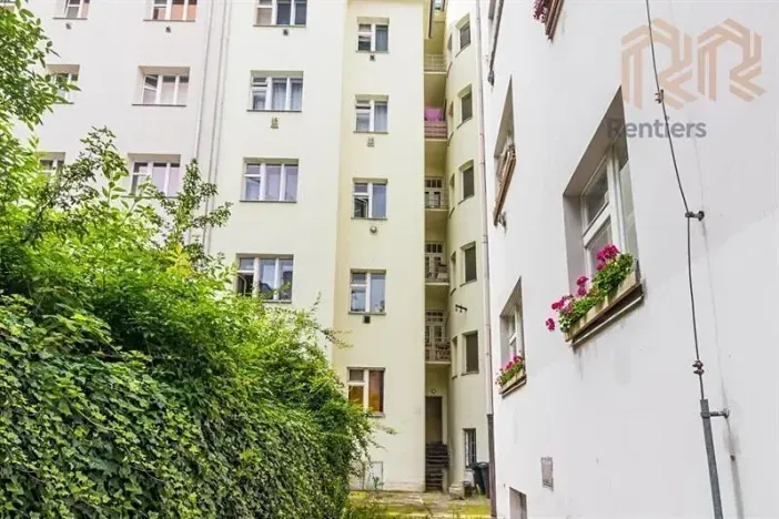 Pronájem bytu 1+kk, Praha - Žižkov, Radhošťská, 30 m2