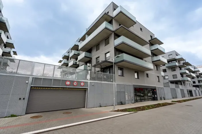 Pronájem bytu 2+kk, Praha - Prosek, Čakovická, 43 m2