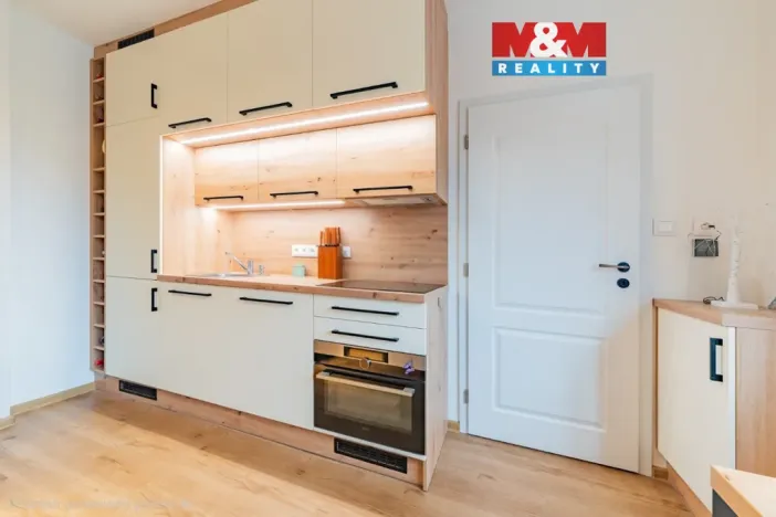 Prodej bytu 2+kk, Karlovy Vary - Rybáře, Rohová, 45 m2