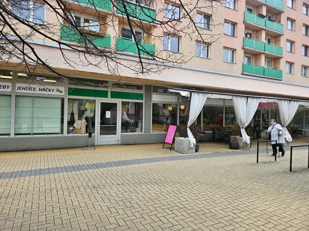 Pronájem obchodního prostoru, Pardubice, Jiřího z Poděbrad, 44 m2