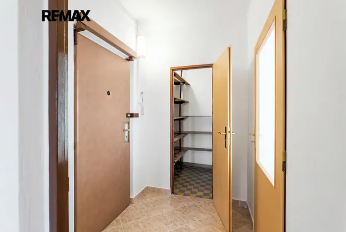 Prodej bytu 3+1, Praha - Malešice, Počernická, 72 m2