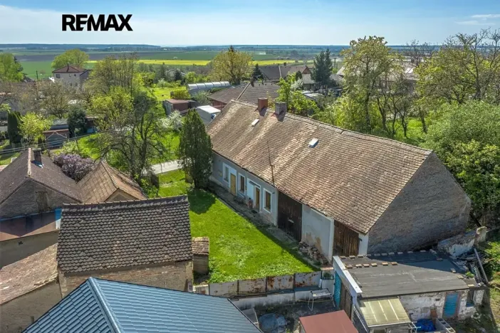 Prodej rodinného domu, Dobrovice, 180 m2