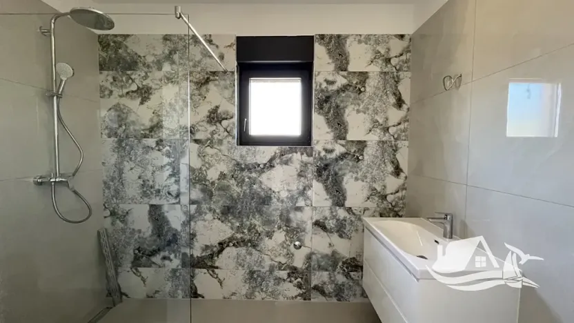 Prodej bytu 4+kk, Tribunj, Chorvatsko, 105 m2