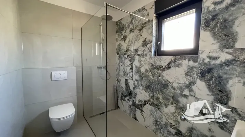 Prodej bytu 4+kk, Tribunj, Chorvatsko, 105 m2