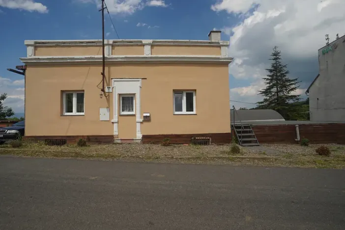 Prodej zemědělského objektu, Bžany, 1600 m2