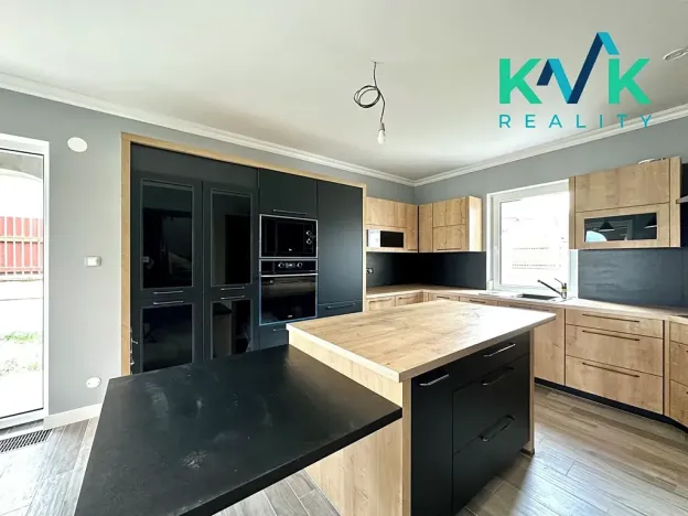 Prodej rodinného domu, Nová Role, 270 m2