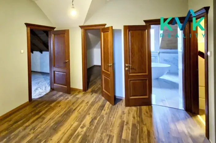 Prodej rodinného domu, Nová Role, 270 m2